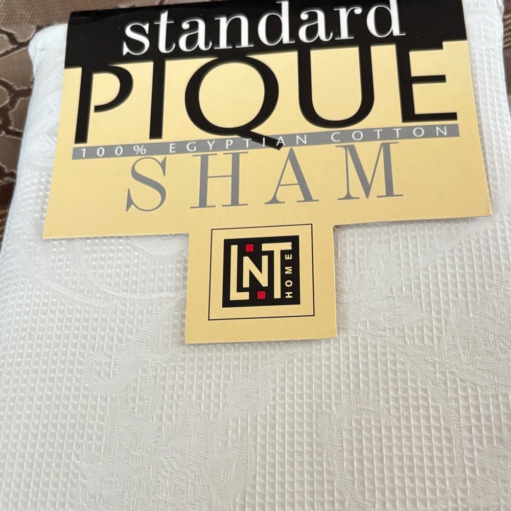 Pillow sham pique 240 thread count new Egyptian cotton 26” x 21” LNT Home